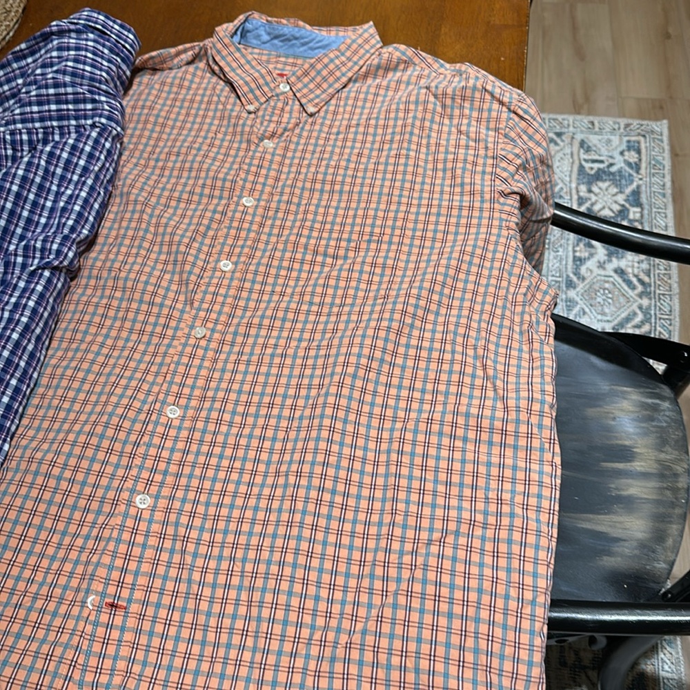 Bundle of 2 men’s Izod 3XLT Big/Tall button does, short sleeve dress shirts. EUC - Picture 3 of 4